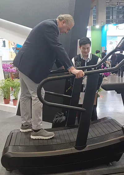 Curved treadmill demo at TAISPO 2025