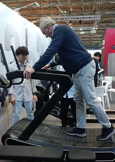 VEKTOR treadmill training at FIBO 2025